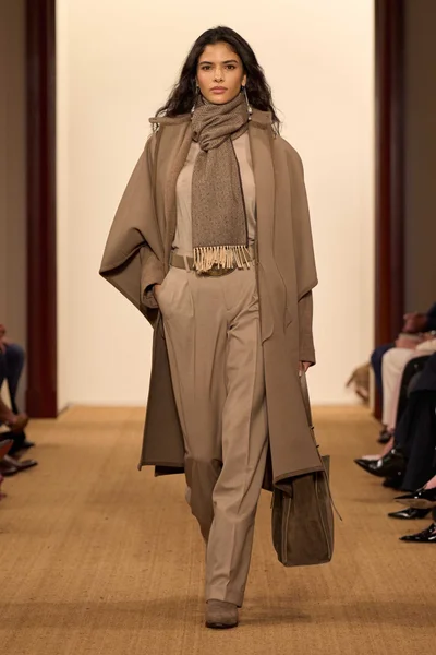 Look 12